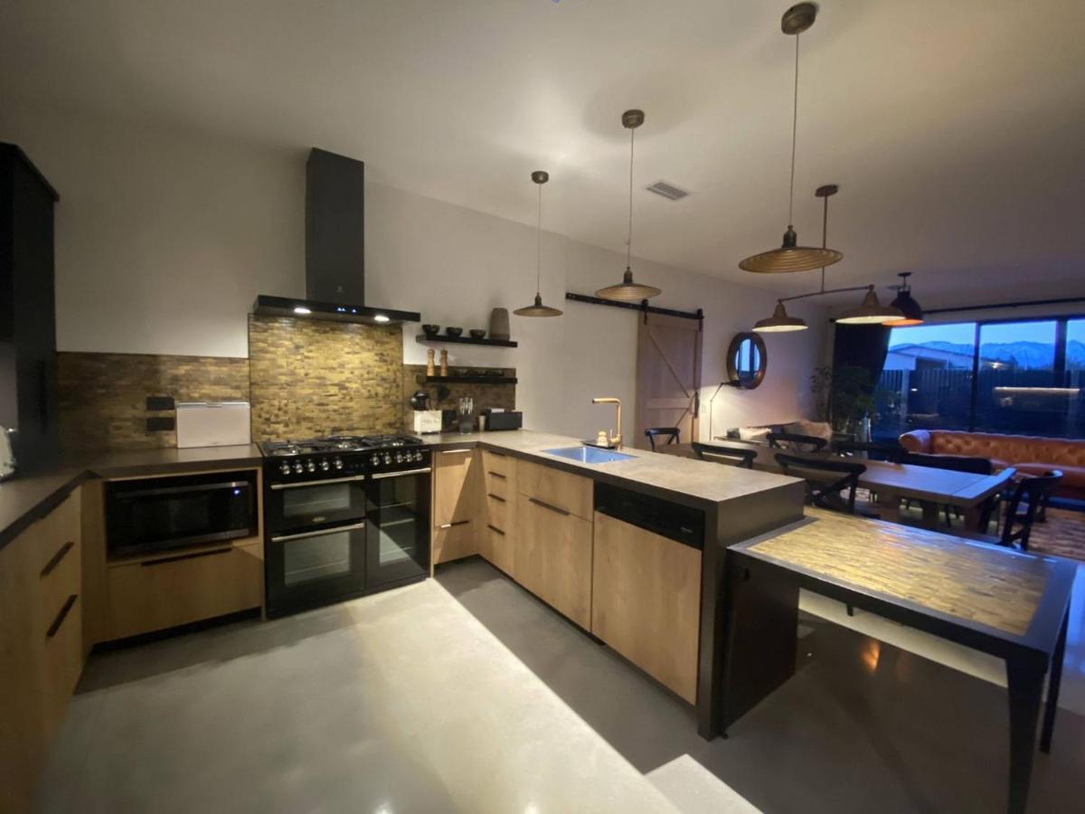 Black Stilt Retreat, Stunning Luxury Property Twizel Εξωτερικό φωτογραφία